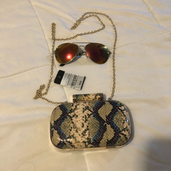 New 2 Cute purses. Selling as a bundle - Picture 5 of 6